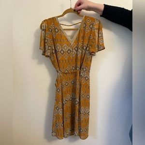 Size large dress only worn a few times